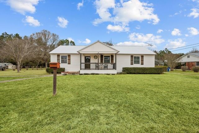 Property Photo:  154 Avalon Street  GA 31553 