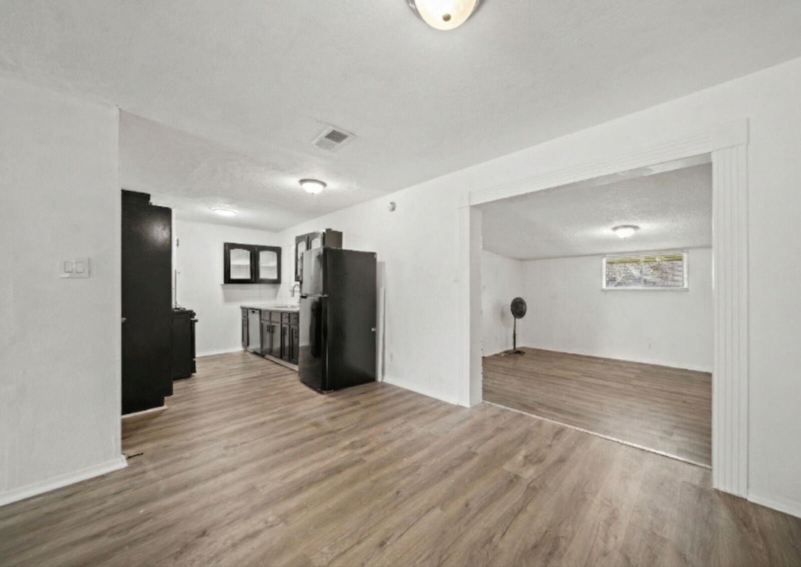 Property Photo: 5610 Arthington Street TX 77053