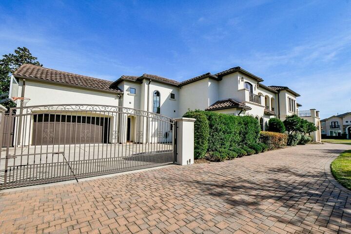 Property Photo:  2411 Ivy Run Court  TX 77450 