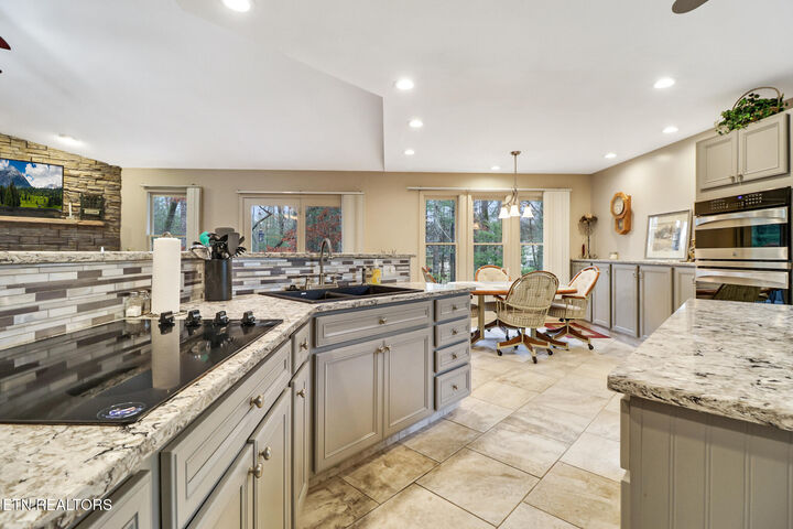 Property Photo: 108 Kenwood Drive TN 38558