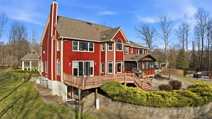 Property Photo:  14 Stonewall Court  NY 10990 