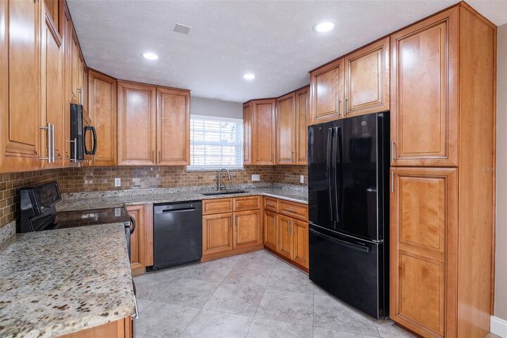 Property Photo:  4388 Lake Underhill Road 21C2  FL 32803 