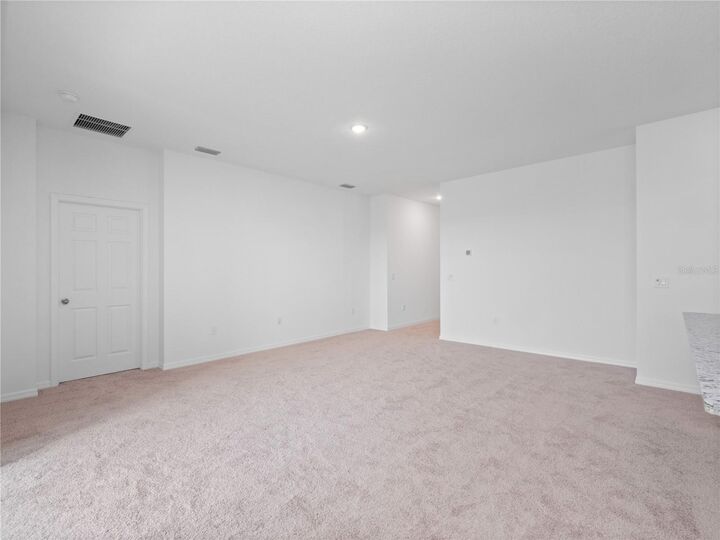 Property Photo:  329 Marion Loop  FL 33844 