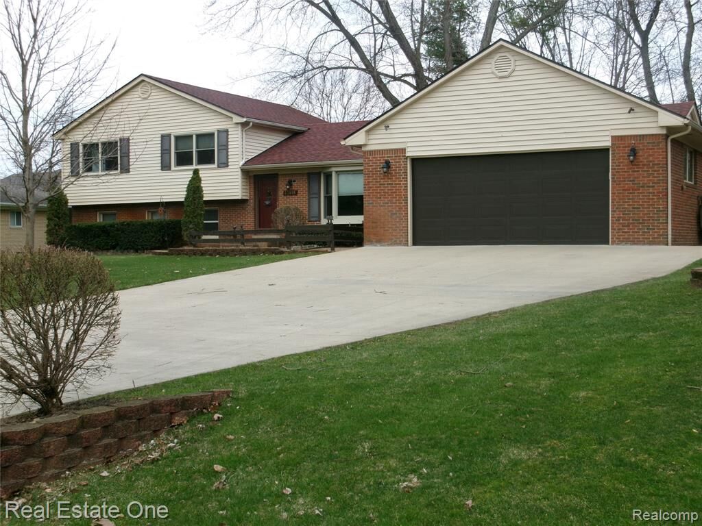 Property Photo:  23918 Forest Park Drive  MI 48374 3415 