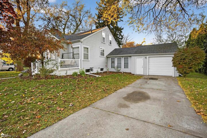 Property Photo:  3320 W Genesee Avenue  MI 48602 