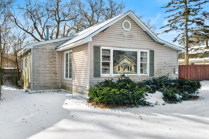 Property Photo:  1323 Catherine Avenue  MI 49442 