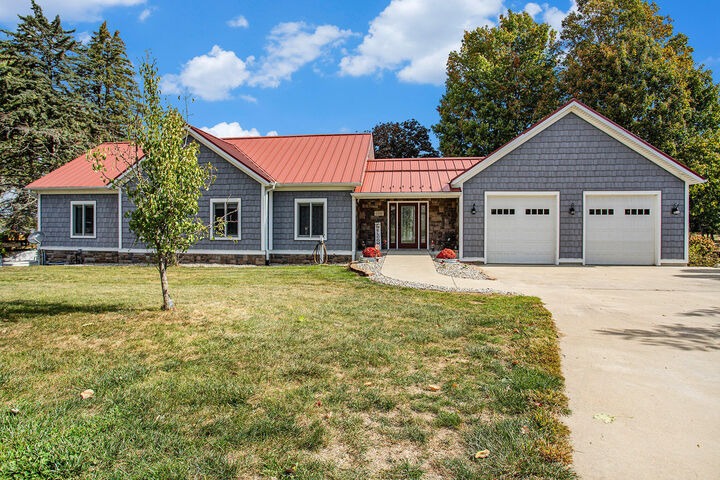 Property Photo:  1252 Cherokee Drive  MI 49094 