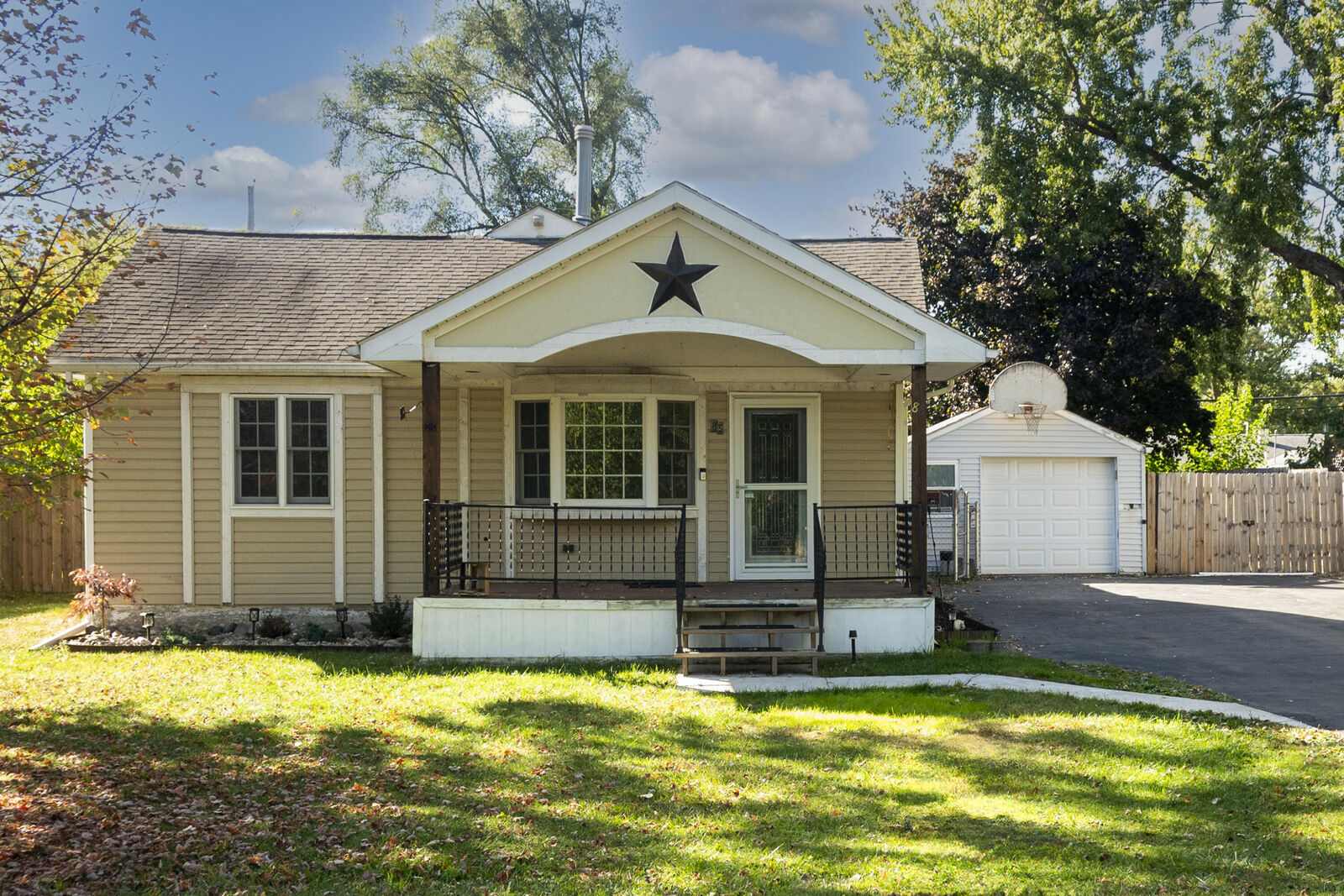 Property Photo: 85 Doremus Avenue MI 48328