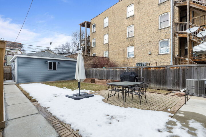 Property Photo:  4252 N Bernard Street  IL 60618 