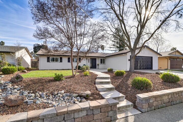 Property Photo: 7958 Dana Butte Way CA 95610