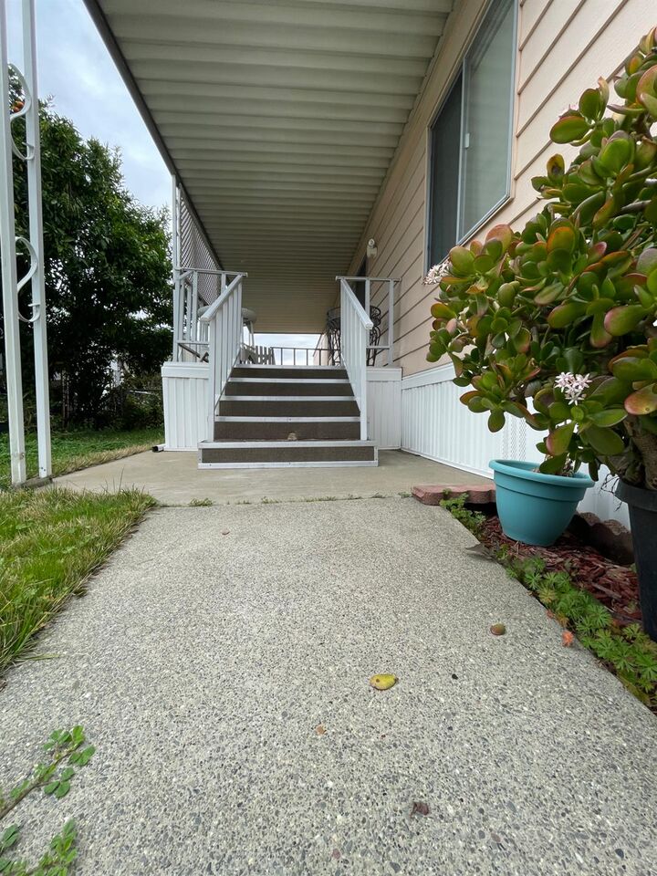 Property Photo: 6825 Capital Circle 204 CA 95828