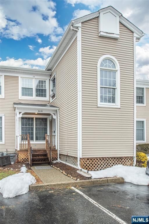 Property Photo:  120 Willard Street 14  NJ 07442 