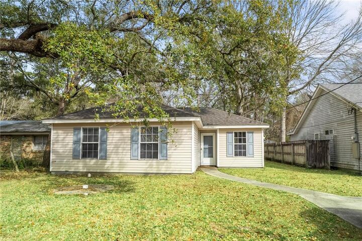 Property Photo:  4165 Dauphine Street  LA 70458 