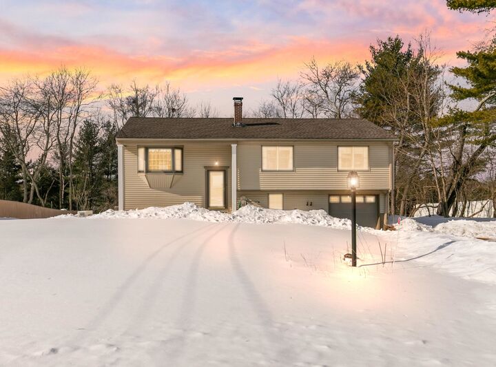 Property Photo:  320 Post Road  NH 03840 