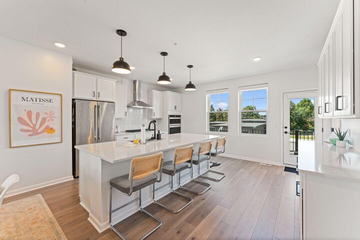 Property Photo: 879 Woodlawn Avenue B MN 55116
