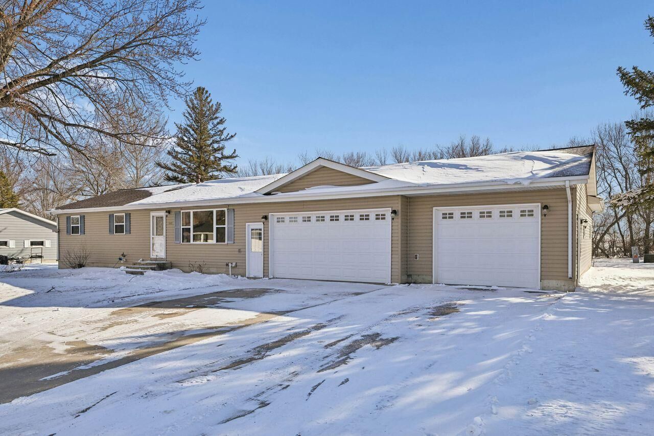 Property Photo: 405 Sunrise Drive MN 56277