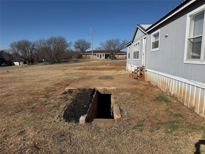 Property Photo:  627 W 5th Street  OK 73048 