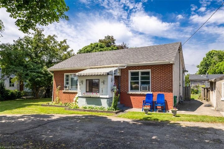 Property Photo: 2718 Upper James Street ON L0R 1W0