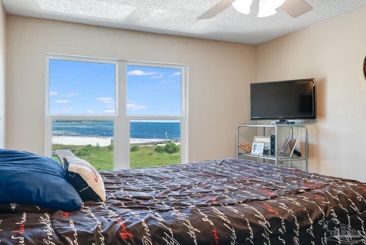 Property Photo:  200 Pensacola Beach Rd D2  FL 32561 