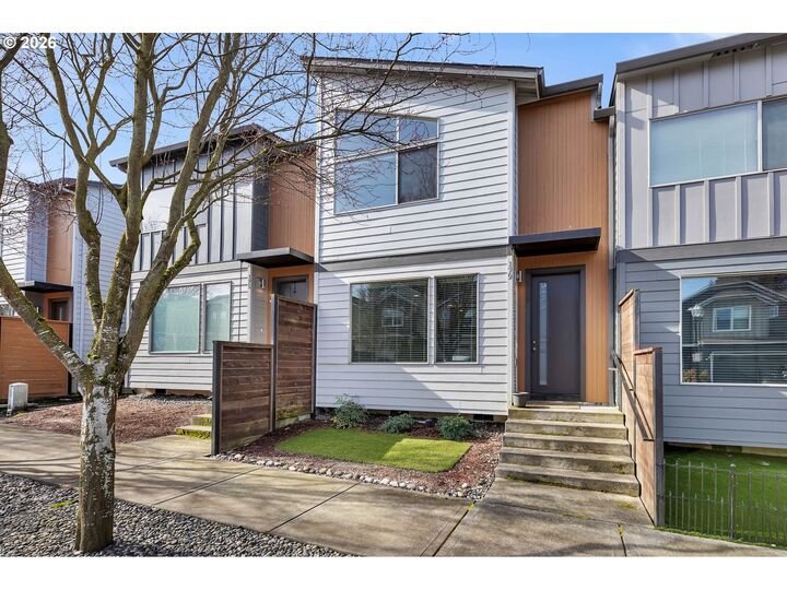 Property Photo: 179 N 44th Pl WA 98642