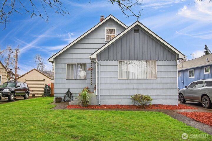 Property Photo: 1210 8th Avenue WA 98632