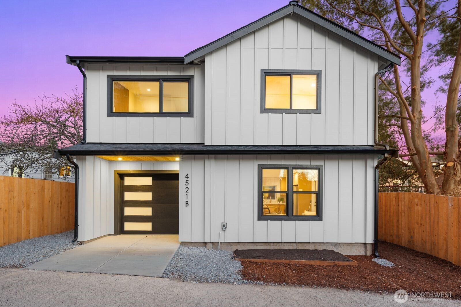 Property Photo: 4521 47th Avenue SW B WA 98116