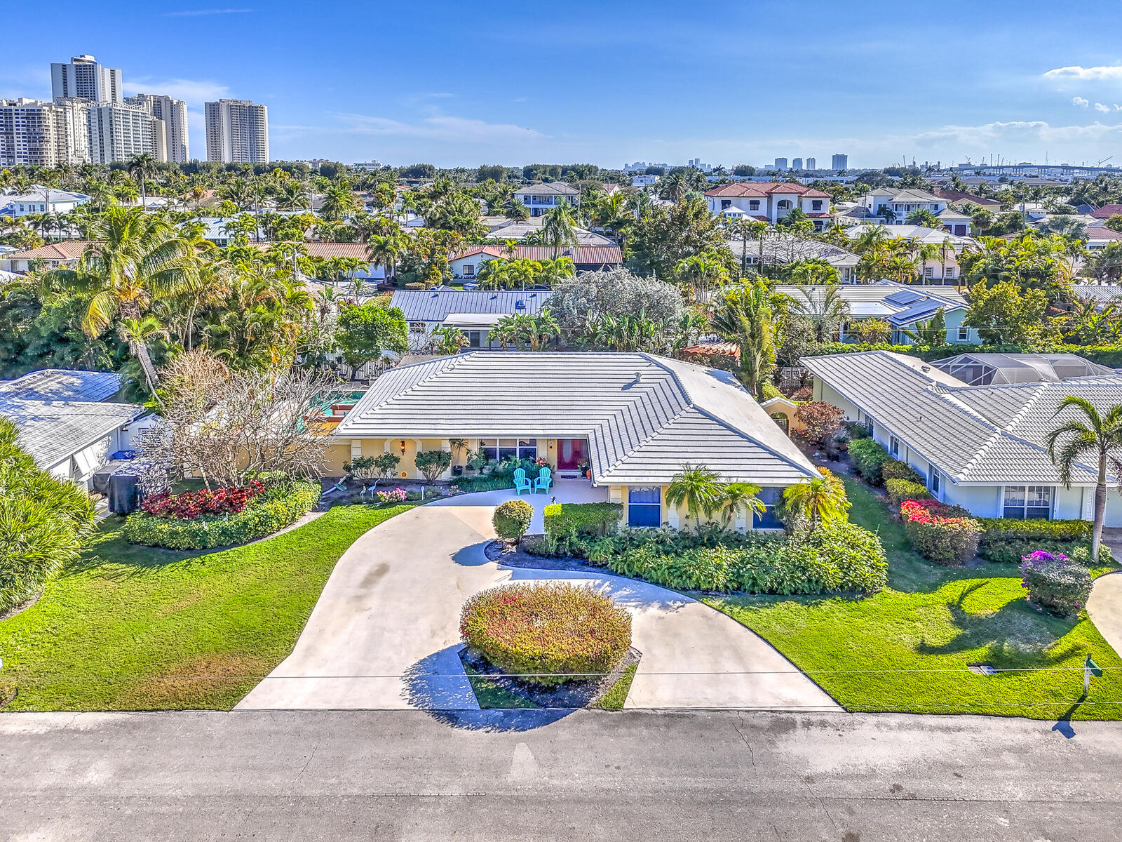 Property Photo:  1191 Emerald Drive  FL 33404 