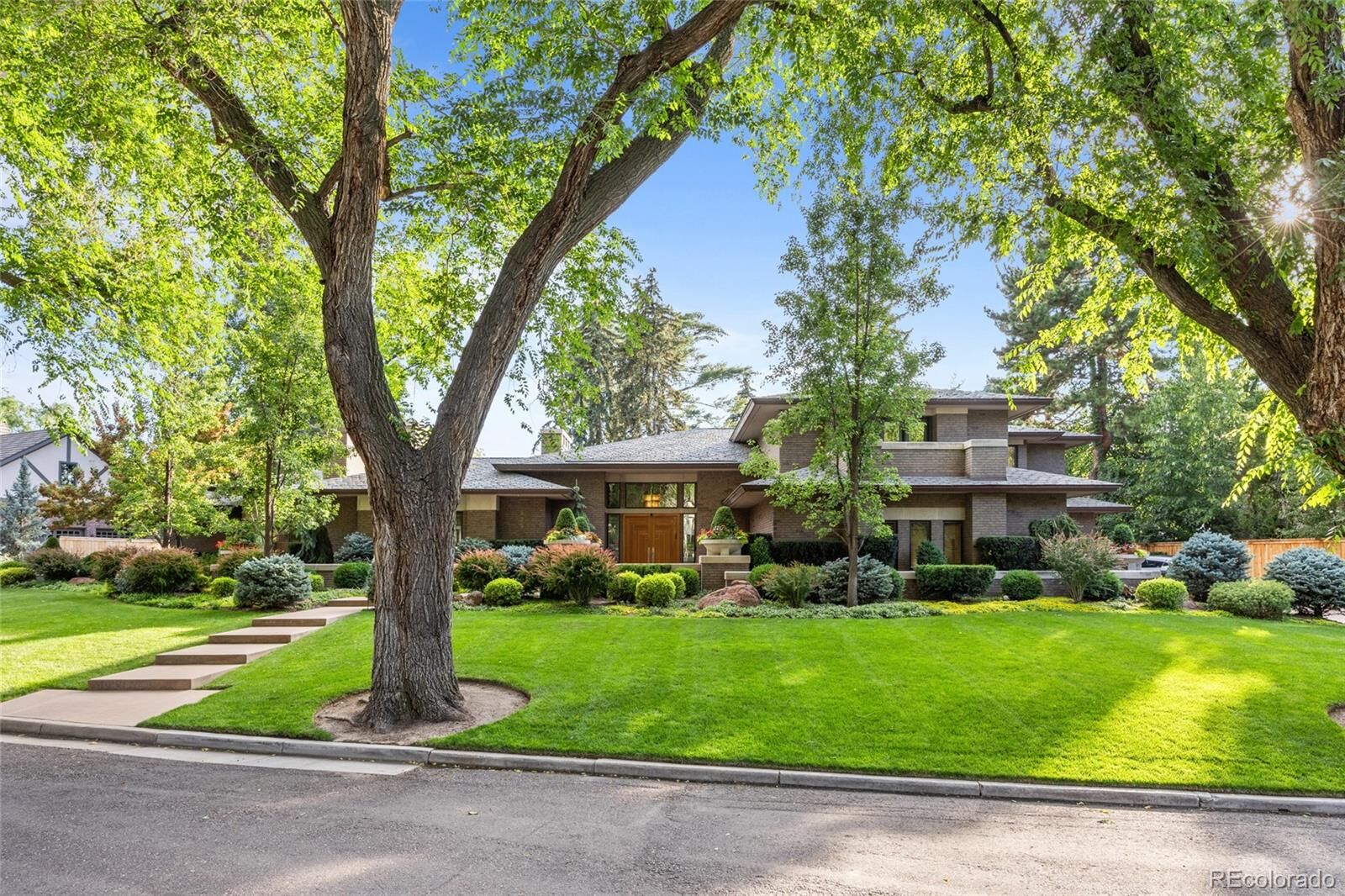 Property Photo: 825 S Adams Street CO 80209