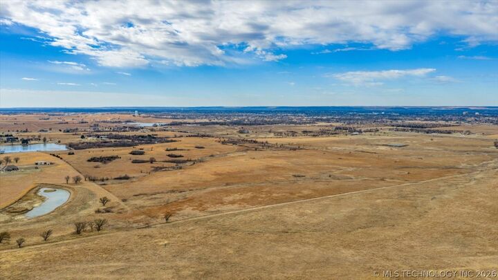 Property Photo:  399748 W 1781 Drive  OK 74006 