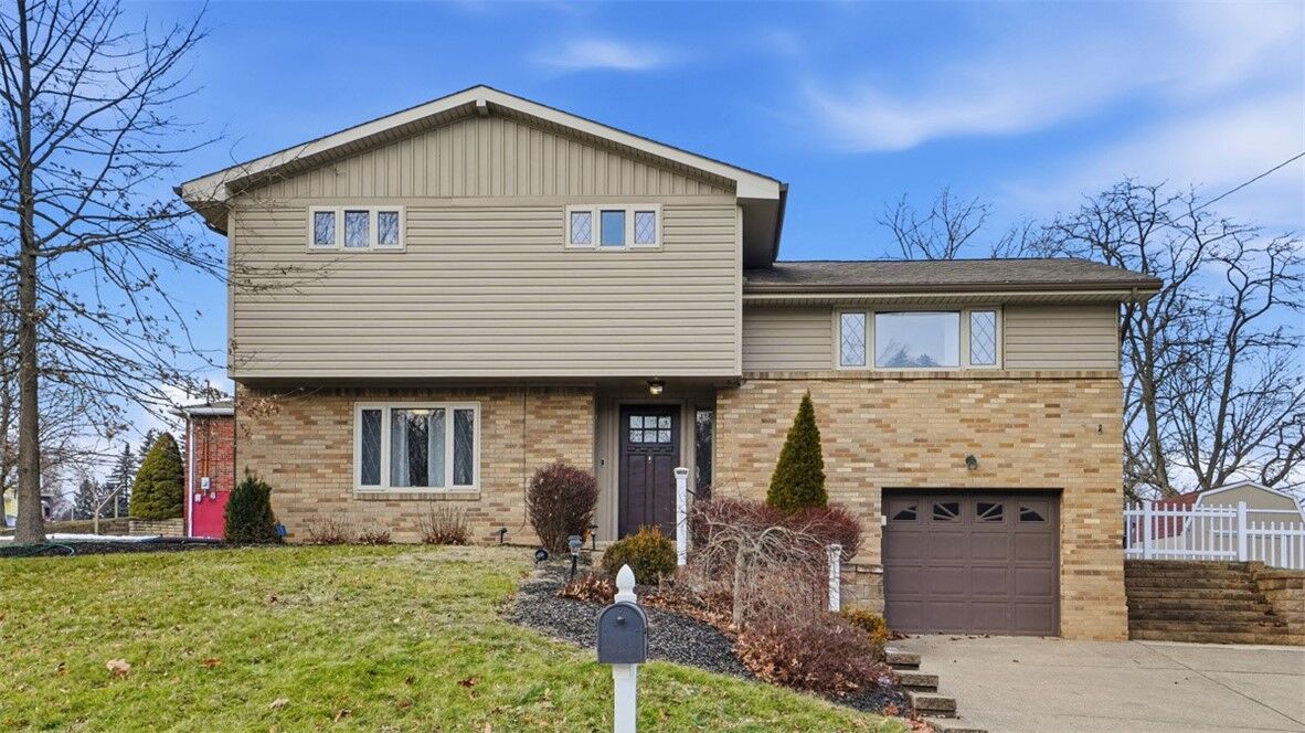 Property Photo: 453 Amherst Avenue PA 15108