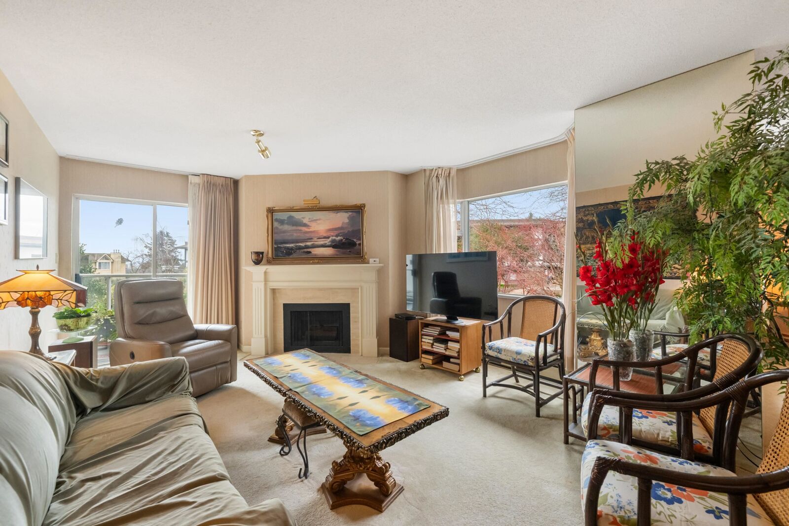 Property Photo:  1442 Foster Street 111  BC V4B 3X7 