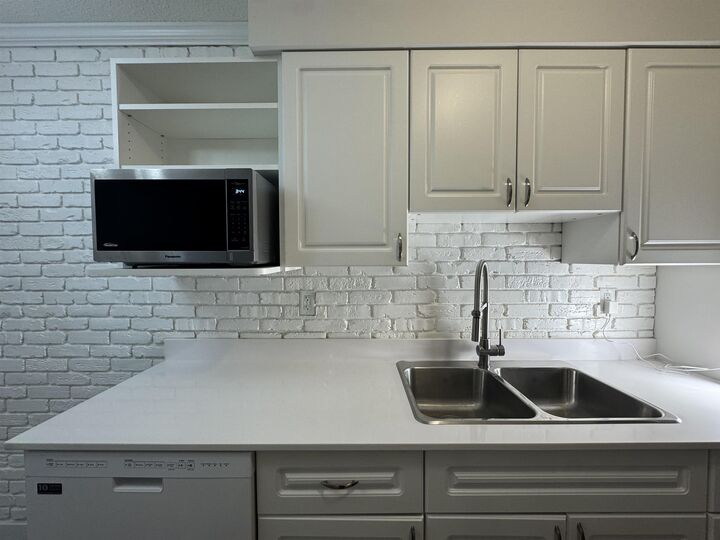 Property Photo:  11806 88 Avenue 124  BC V4C 3C5 