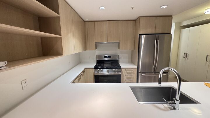 Property Photo:  8288 Granville Avenue 1603  BC V6Y 0H6 