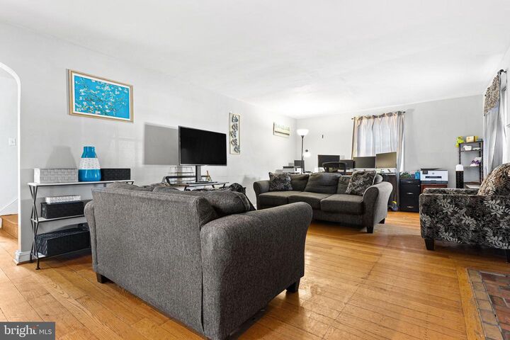 Property Photo:  800 Collenbrook Avenue  PA 19026 