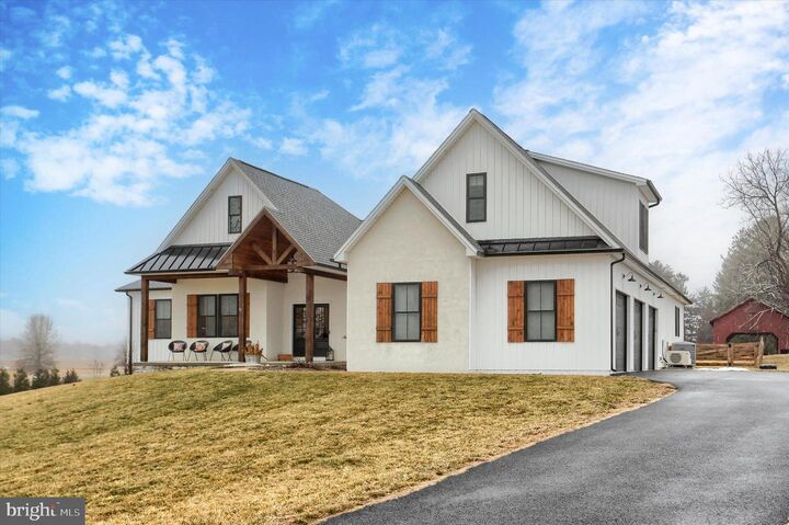 Property Photo:  23 Peyton Drive  PA 17015 