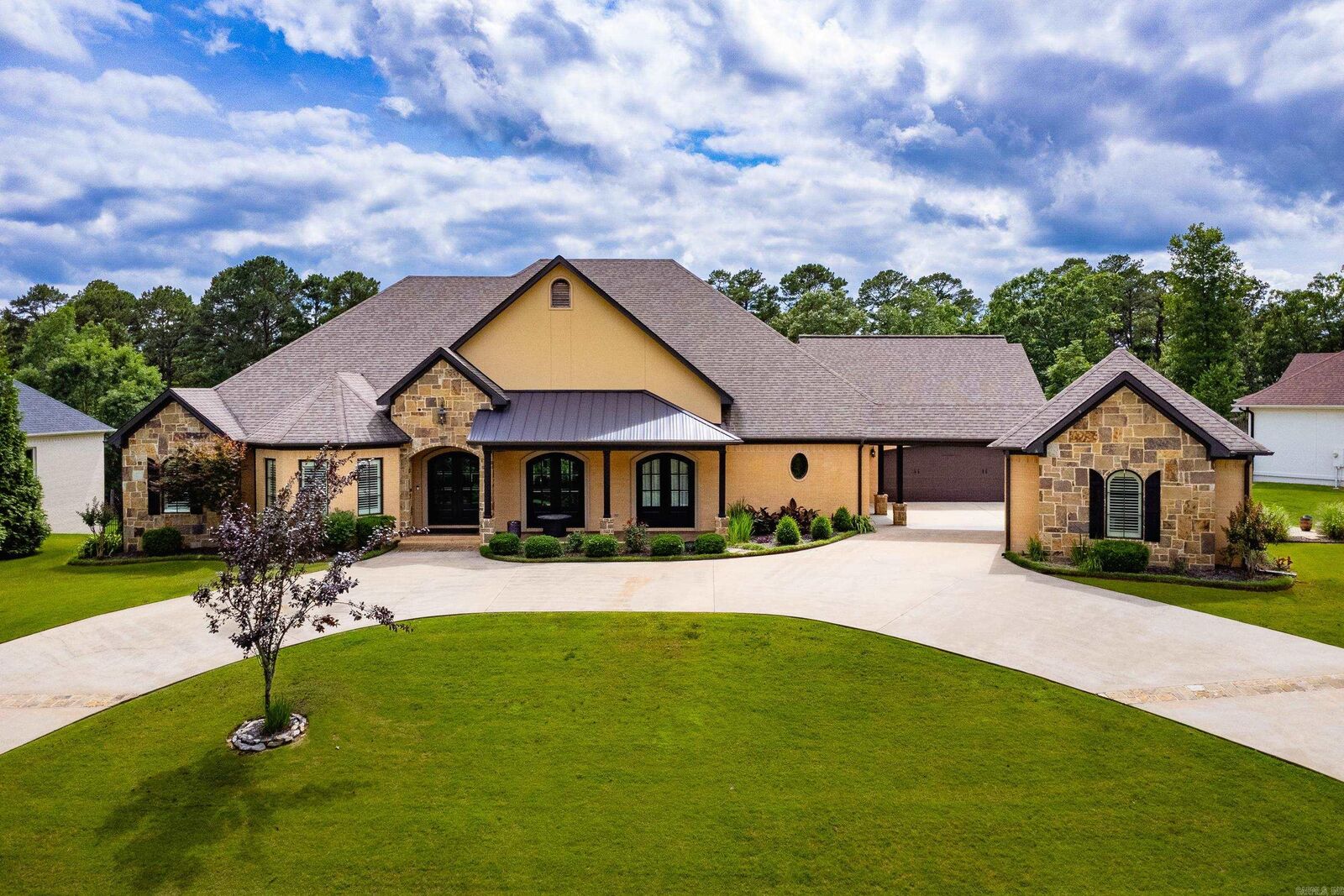 Property Photo:  20 Accadia Ct  AR 72223 