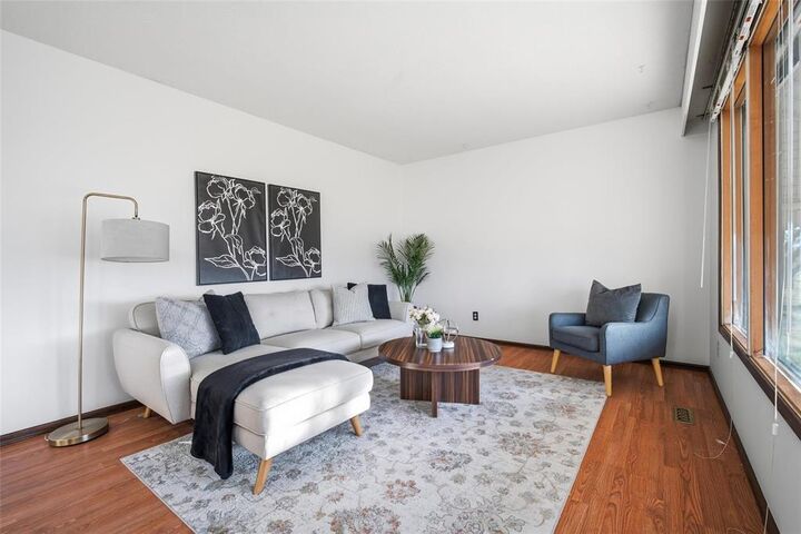 Property Photo:  2005 Selkirk Avenue  MB R2R 1R5 