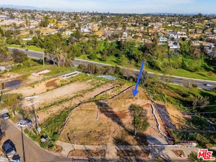 Property Photo:  576 Erskine Dr  CA 90272 