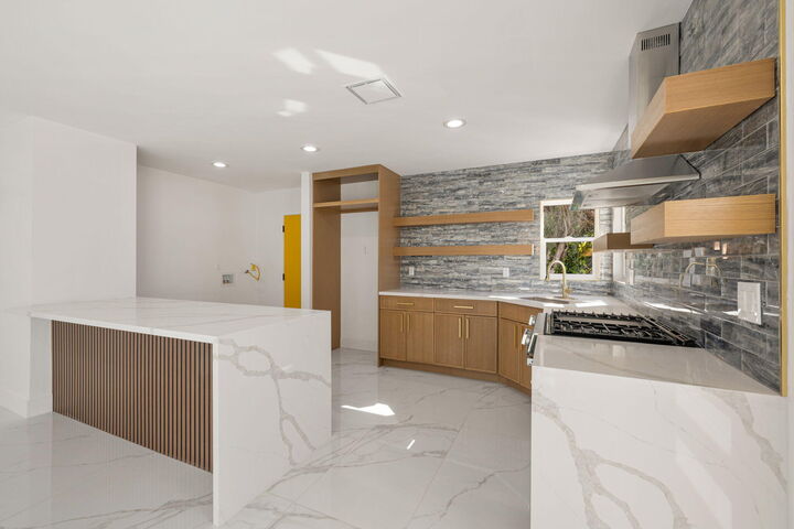 Property Photo:  1372 E Camino Primrose  CA 92264 