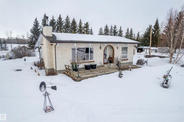 Property Photo:  3814 50 Street  AB T0A 3C0 