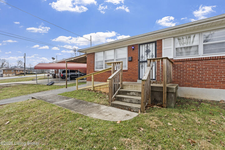 Property Photo:  6908 Rock Hollow Dr  KY 40219 