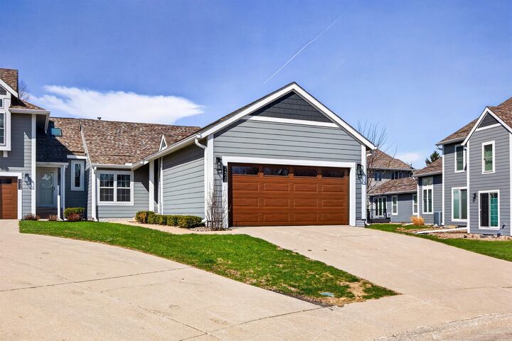 Property Photo:  2428 81st Circle  IA 50322 