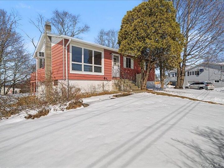 Property Photo:  4 Maple Lane  NY 10950 