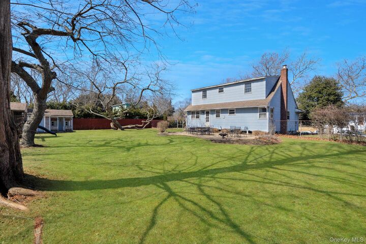 Property Photo:  8 Beverly Lane  NY 11940 