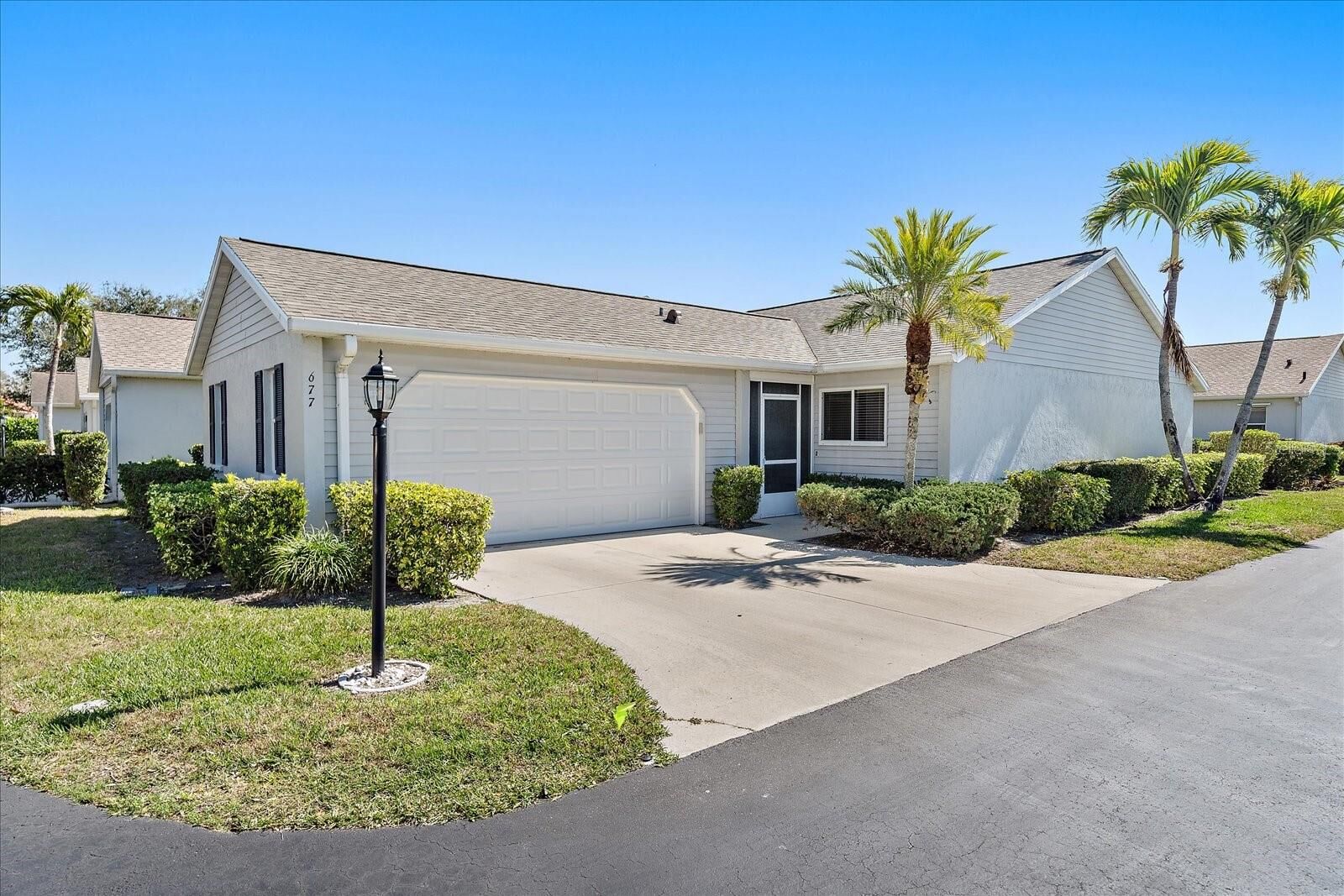 Property Photo: 677 Ironwood Circle 104 FL 34292