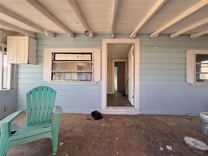 Property Photo:  323 W 9th Street  FL 33843 