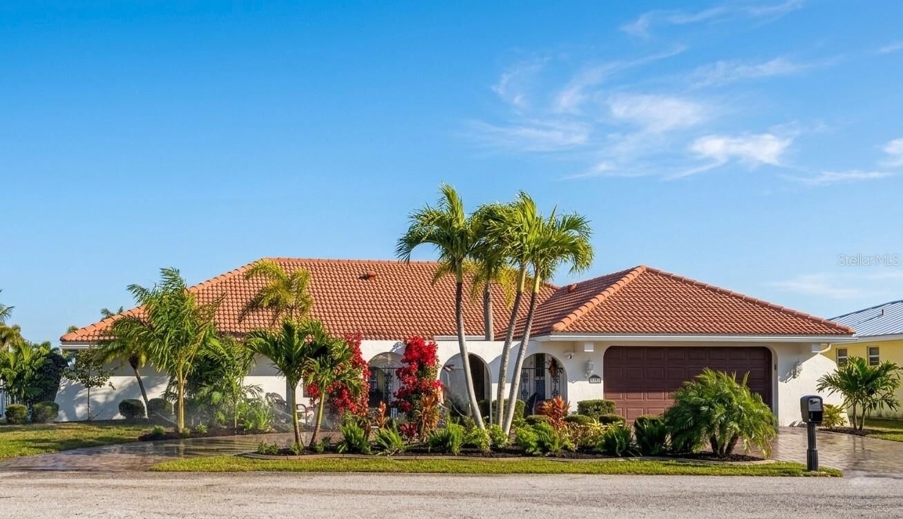 Property Photo:  918 Messina Drive  FL 33950 