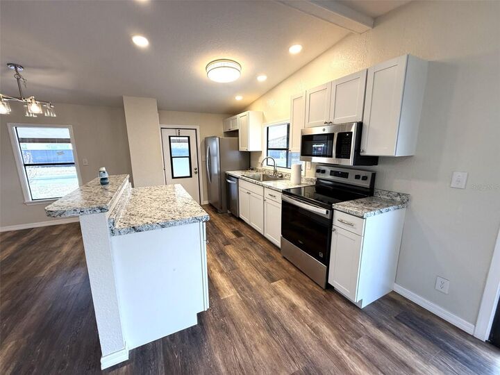 Property Photo: 2055 S Floral Avenue 214 FL 33830