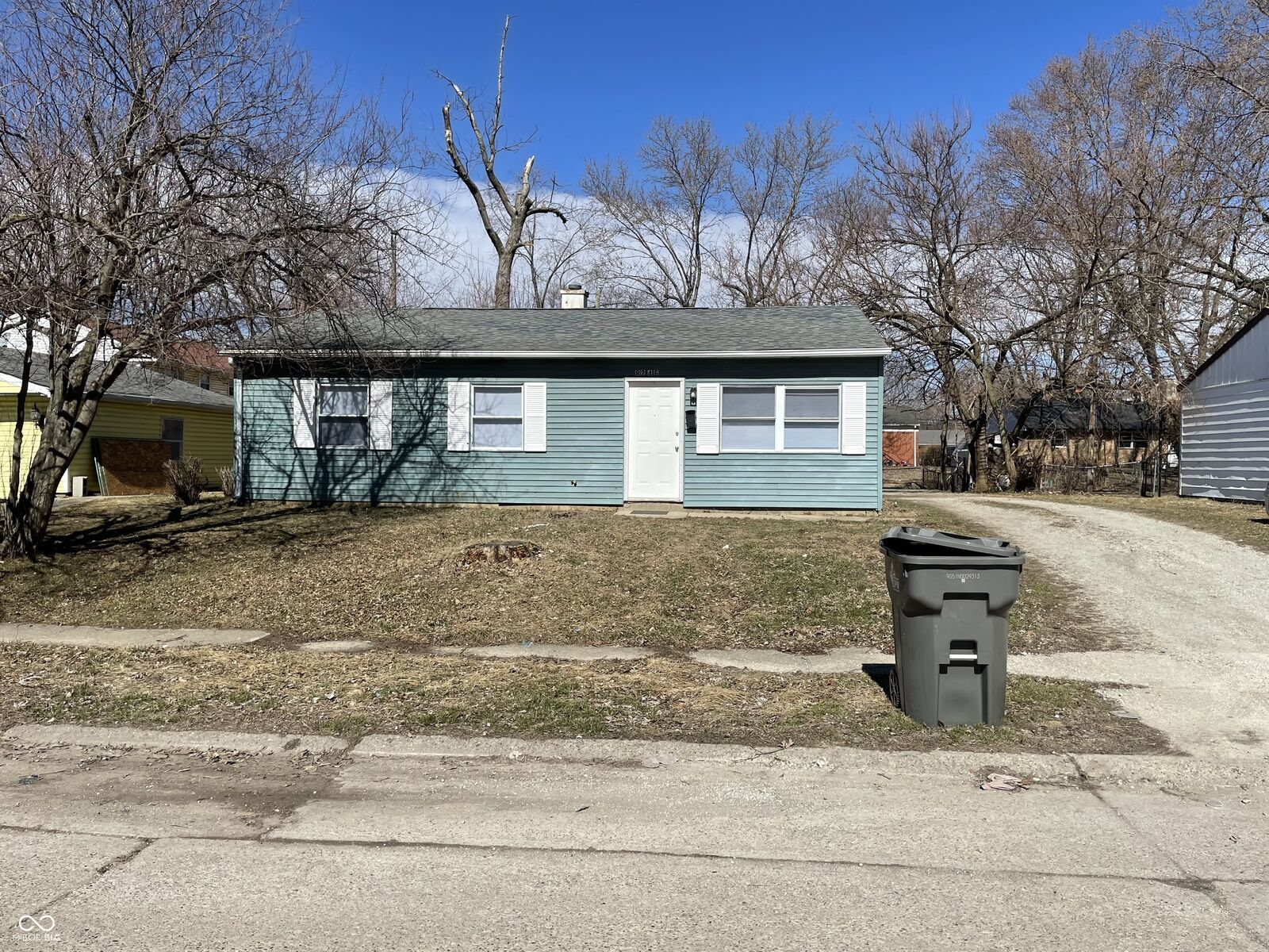 Property Photo: 8246 E 41st Place IN 46226