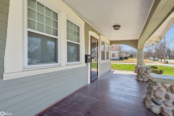 Property Photo:  1038 S Starr Avenue  IA 52601 